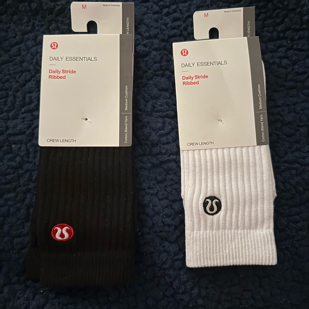 lululemon athletica Women’s 2 pair Black and White Crew Socks Medium